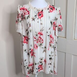 Rose+Olive XL Short Sleeve Floral Ruffle Neck Blouse